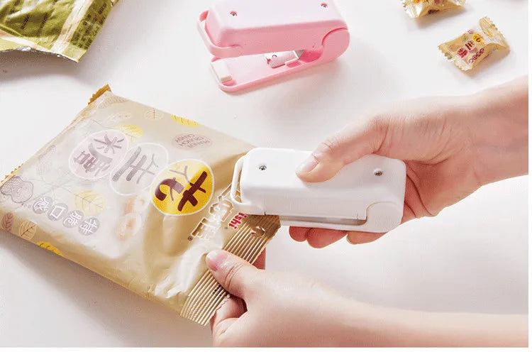 Portable Mini Heat Sealer Handheld Plastic Snack Bag Sealer Household Food Storage Packaging Sealing Machine